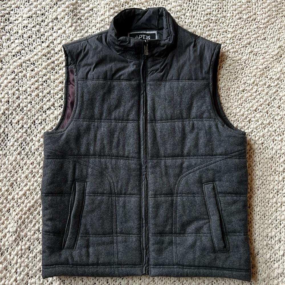 APT. 9 Wool/Polyester Vest in Medium